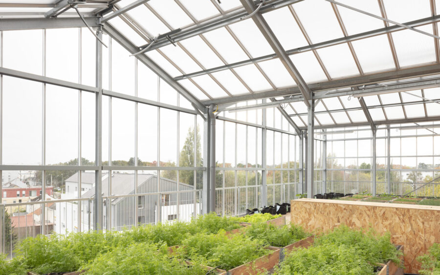 Symbiose, une serre en toiture au service de la transition énergétique et alimentaire