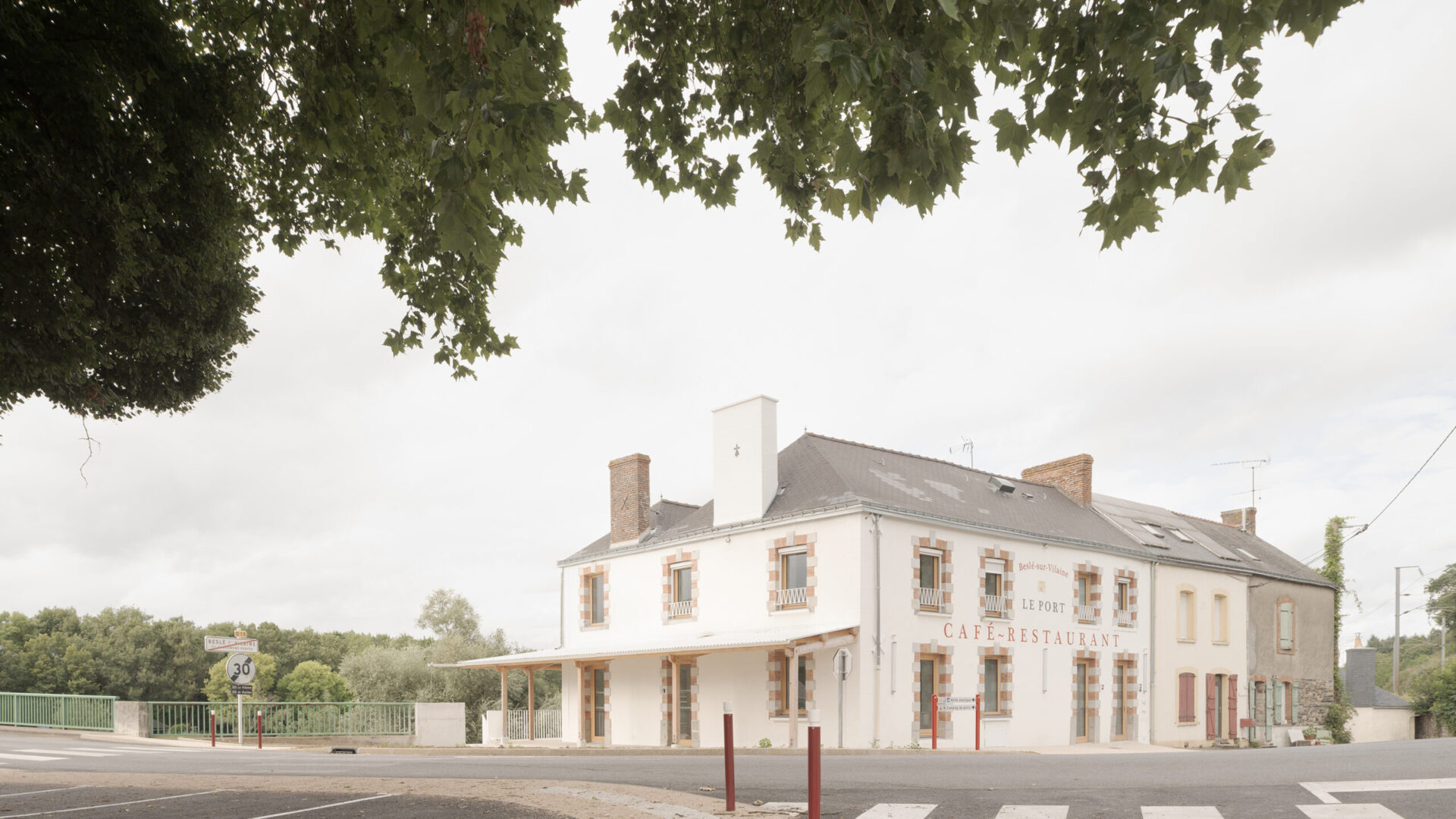 Le Restaurant du Port, réhabilitation de l’ancien et création d’un logement communal
