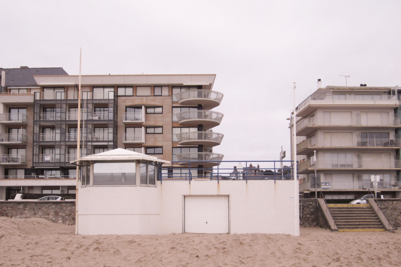 Pornichet-Postes de Secours-Claas architectes-Mondain-existant-©Claas architectes